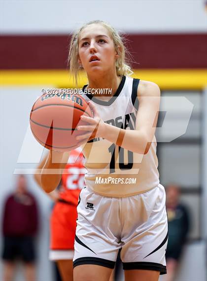 Thumbnail 3 in Lindsay vs. Honey Grove (UIL 2A Bi-District Playoff) photogallery.