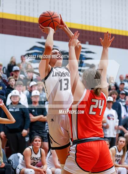 Thumbnail 1 in Lindsay vs. Honey Grove (UIL 2A Bi-District Playoff) photogallery.