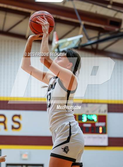 Thumbnail 3 in Lindsay vs. Honey Grove (UIL 2A Bi-District Playoff) photogallery.