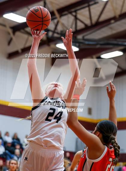 Thumbnail 3 in Lindsay vs. Honey Grove (UIL 2A Bi-District Playoff) photogallery.