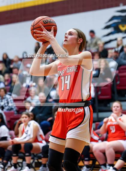 Thumbnail 2 in Lindsay vs. Honey Grove (UIL 2A Bi-District Playoff) photogallery.