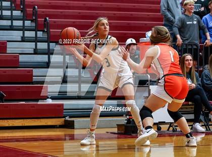 Thumbnail 3 in Lindsay vs. Honey Grove (UIL 2A Bi-District Playoff) photogallery.
