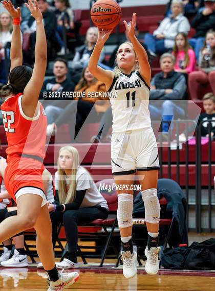 Thumbnail 3 in Lindsay vs. Honey Grove (UIL 2A Bi-District Playoff) photogallery.