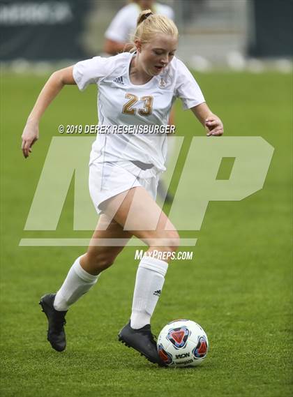Thumbnail 3 in Cheyenne Mountain vs Evergreen (CHSAA 4A Championship) photogallery.