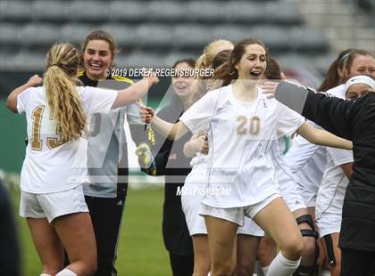 Thumbnail 2 in Cheyenne Mountain vs Evergreen (CHSAA 4A Championship) photogallery.