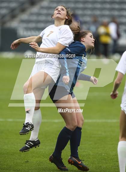 Thumbnail 3 in Cheyenne Mountain vs Evergreen (CHSAA 4A Championship) photogallery.