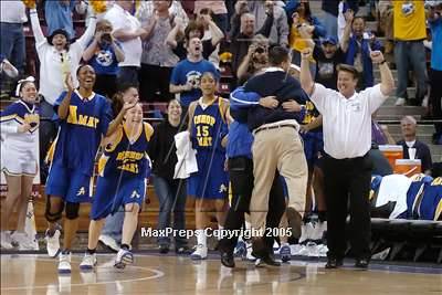 Thumbnail 1 in Bishop Amat vs. St. Mary's-Stockton  (State D3 Final) #1 photogallery.