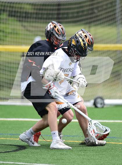Thumbnail 1 in Shelton @ Daniel Hand (SCC D1 Quarterfinal) photogallery.