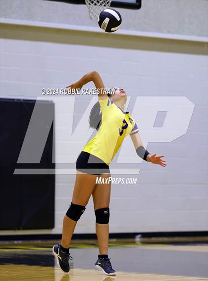Thumbnail 3 in Crandall vs Samuell (Crandall Tournament) photogallery.