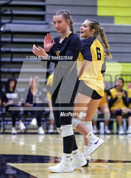 Thumbnail 1 in Crandall vs Samuell (Crandall Tournament) photogallery.