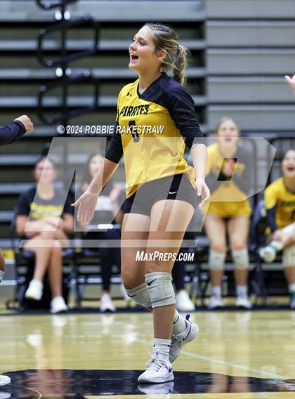 Thumbnail 2 in Crandall vs Samuell (Crandall Tournament) photogallery.