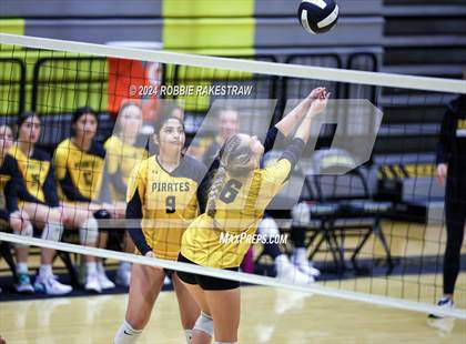 Thumbnail 3 in Crandall vs Samuell (Crandall Tournament) photogallery.