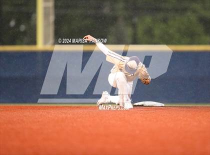 Thumbnail 3 in Bishop Grimes vs Christian Brothers Academy photogallery.
