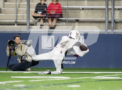 Thumbnail 2 in JSerra Catholic vs. Orange Lutheran photogallery.