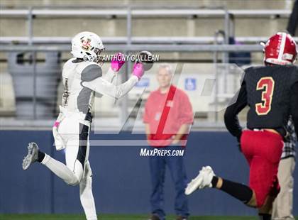 Thumbnail 3 in JSerra Catholic vs. Orange Lutheran photogallery.