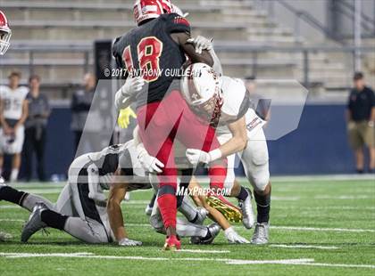 Thumbnail 3 in JSerra Catholic vs. Orange Lutheran photogallery.