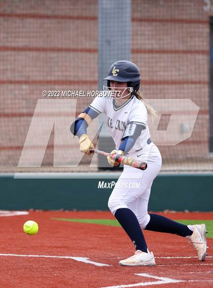 Thumbnail 3 in Lake Creek vs. Plano West photogallery.