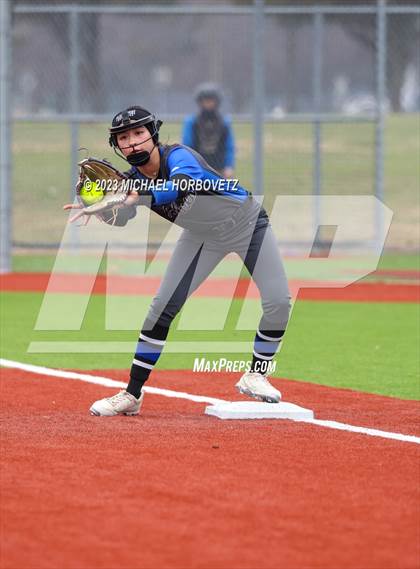 Thumbnail 3 in Lake Creek vs. Plano West photogallery.