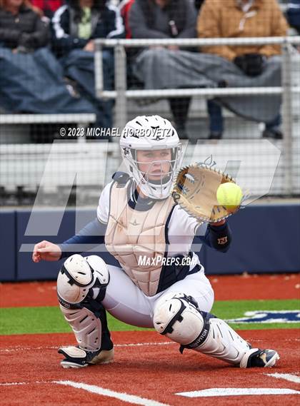 Thumbnail 2 in Lake Creek vs. Plano West photogallery.