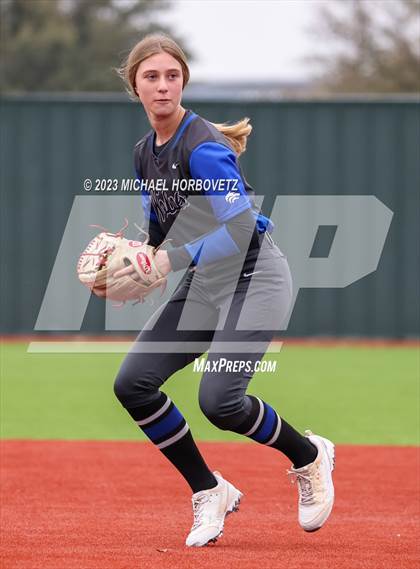 Thumbnail 1 in Lake Creek vs. Plano West photogallery.