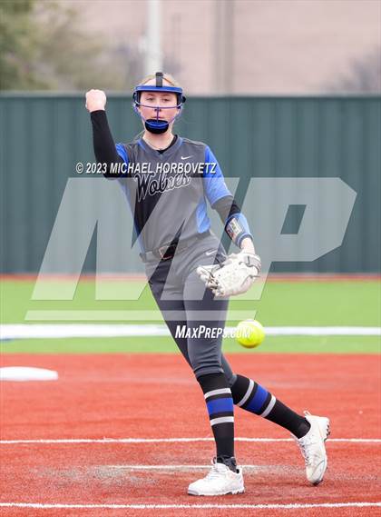 Thumbnail 3 in Lake Creek vs. Plano West photogallery.