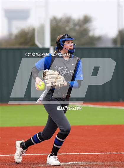 Thumbnail 3 in Lake Creek vs. Plano West photogallery.