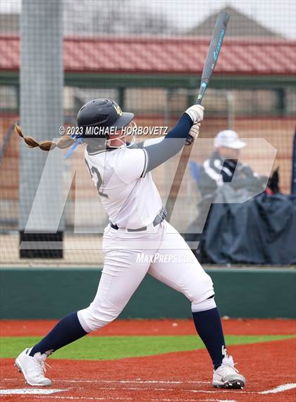 Thumbnail 3 in Lake Creek vs. Plano West photogallery.