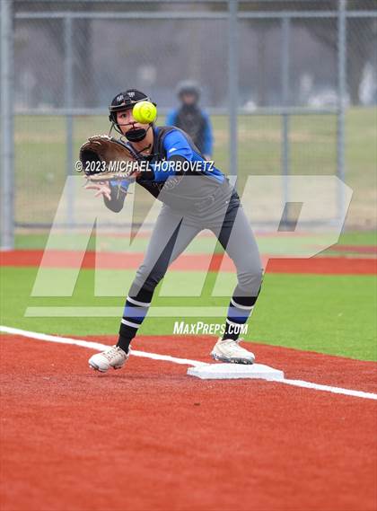 Thumbnail 2 in Lake Creek vs. Plano West photogallery.