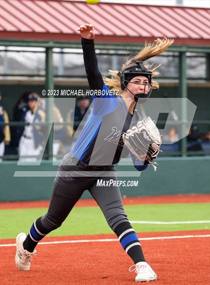 Thumbnail 3 in Lake Creek vs. Plano West photogallery.