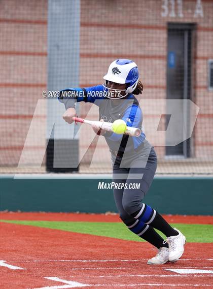 Thumbnail 1 in Lake Creek vs. Plano West photogallery.