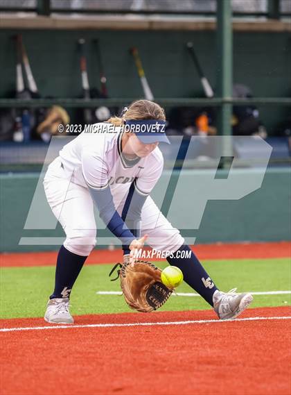 Thumbnail 3 in Lake Creek vs. Plano West photogallery.