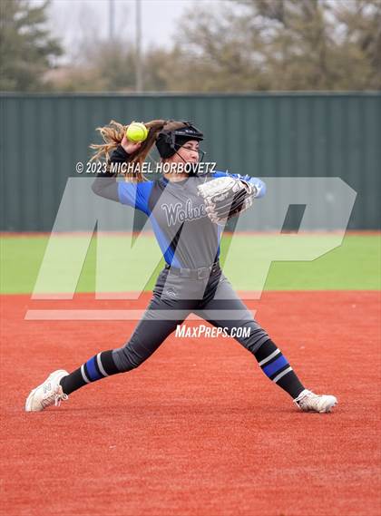 Thumbnail 2 in Lake Creek vs. Plano West photogallery.