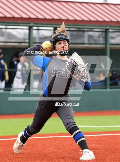 Thumbnail 2 in Lake Creek vs. Plano West photogallery.