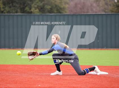 Thumbnail 3 in Lake Creek vs. Plano West photogallery.
