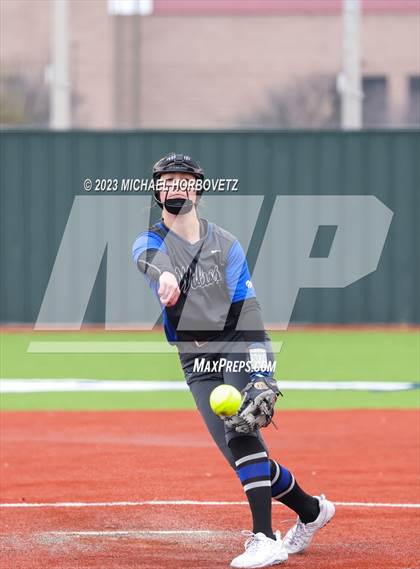 Thumbnail 3 in Lake Creek vs. Plano West photogallery.