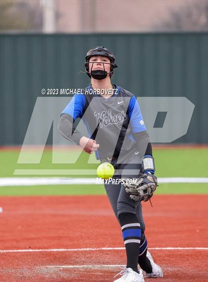Thumbnail 3 in Lake Creek vs. Plano West photogallery.