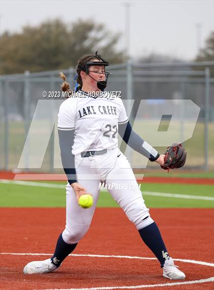 Thumbnail 3 in Lake Creek vs. Plano West photogallery.