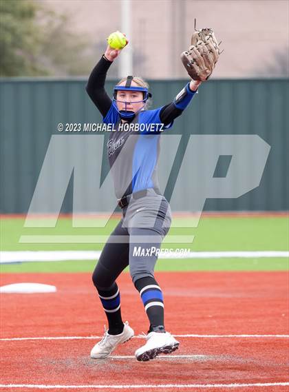 Thumbnail 2 in Lake Creek vs. Plano West photogallery.