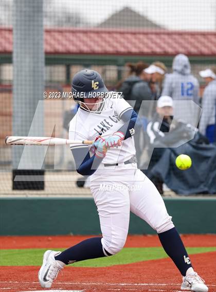 Thumbnail 3 in Lake Creek vs. Plano West photogallery.