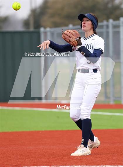 Thumbnail 3 in Lake Creek vs. Plano West photogallery.