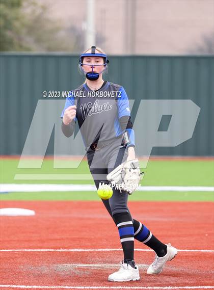 Thumbnail 2 in Lake Creek vs. Plano West photogallery.