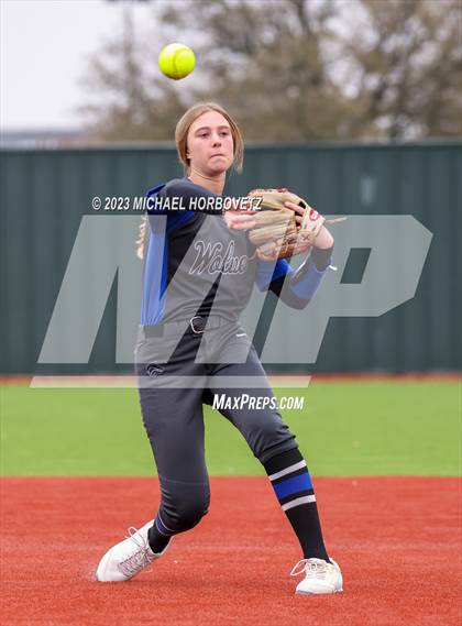Thumbnail 3 in Lake Creek vs. Plano West photogallery.