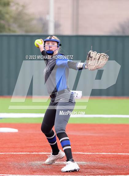 Thumbnail 3 in Lake Creek vs. Plano West photogallery.