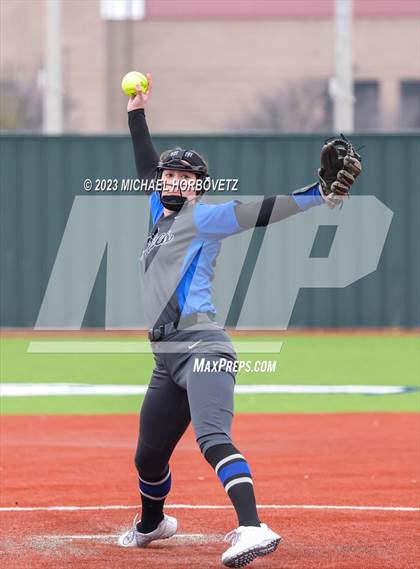 Thumbnail 2 in Lake Creek vs. Plano West photogallery.