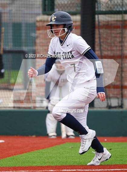 Thumbnail 3 in Lake Creek vs. Plano West photogallery.