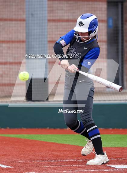 Thumbnail 3 in Lake Creek vs. Plano West photogallery.