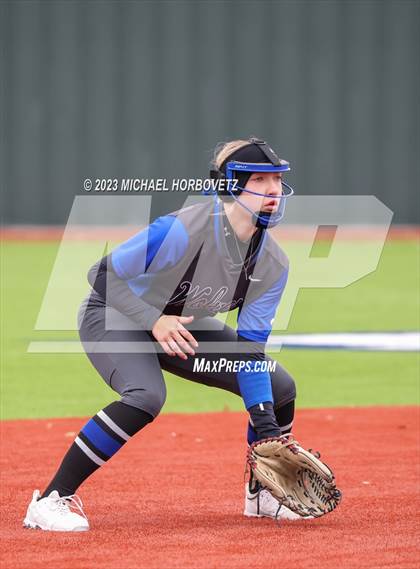 Thumbnail 2 in Lake Creek vs. Plano West photogallery.