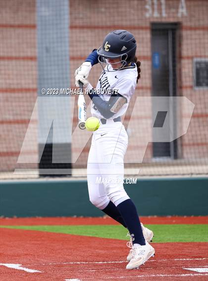 Thumbnail 2 in Lake Creek vs. Plano West photogallery.