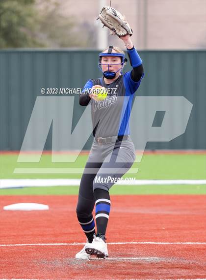 Thumbnail 1 in Lake Creek vs. Plano West photogallery.