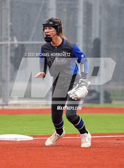 Thumbnail 2 in Lake Creek vs. Plano West photogallery.